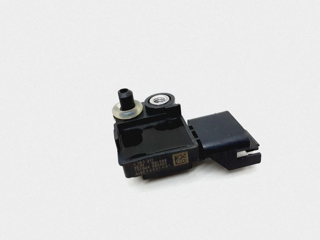 Airbag deployment crash/impact sensor – BMW 7 Series F01 F02 F03 F04 (2008-2016)