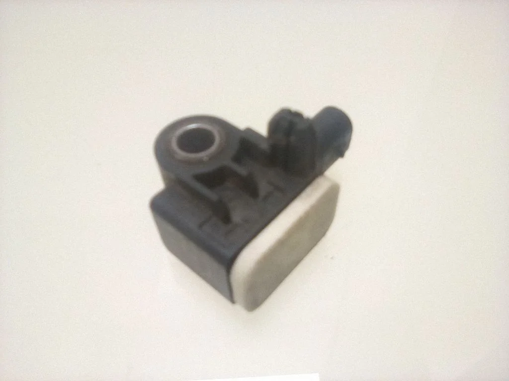 Airbag deployment crash/impact sensor A1668210151 – Mercedes-Benz ML-Class W166 (2012-2017)