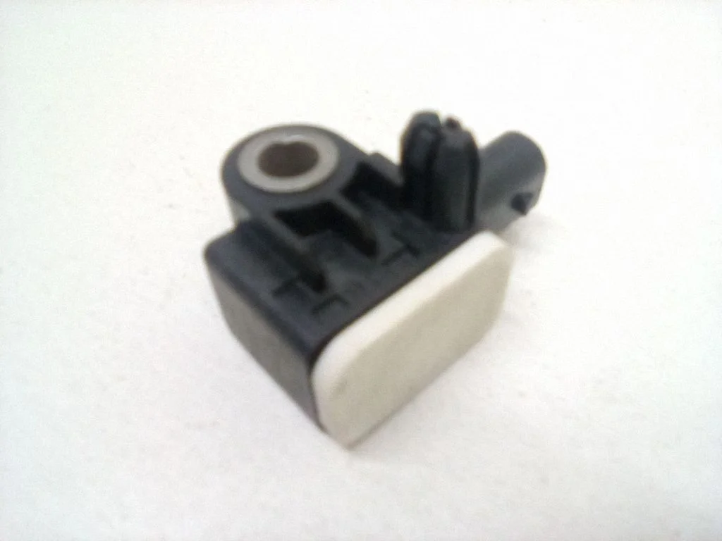 Airbag deployment crash/impact sensor A1668210151 – Mercedes-Benz ML-Class W166 (2012-2017)
