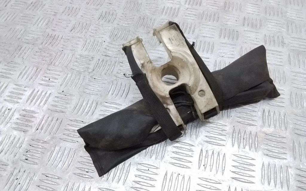 Spare wheel mounting bracket – Volvo V70 (2000-2004)