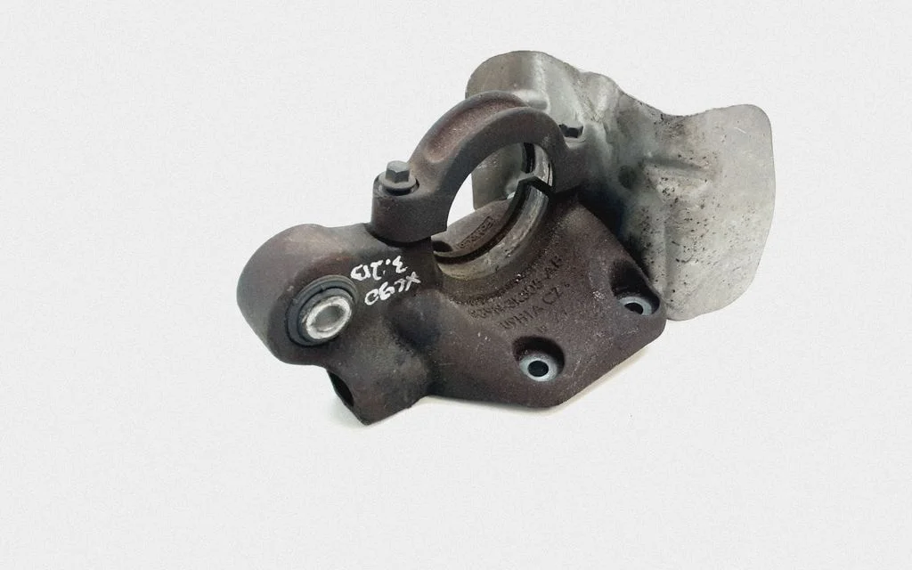 Driveshaft support bearing bracket – Volvo XC90 (2007-2014)