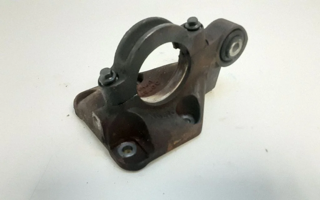 Driveshaft support bearing bracket – Volvo XC60 (2009-2013)