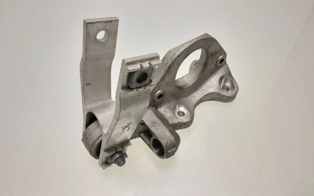 Driveshaft support bearing bracket – Volvo XC90 (2014-)