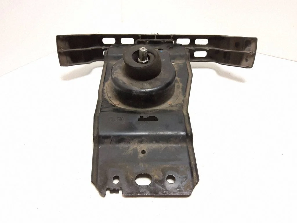 Spare wheel mounting bracket – Chrysler Town & Country V (2008-2016)