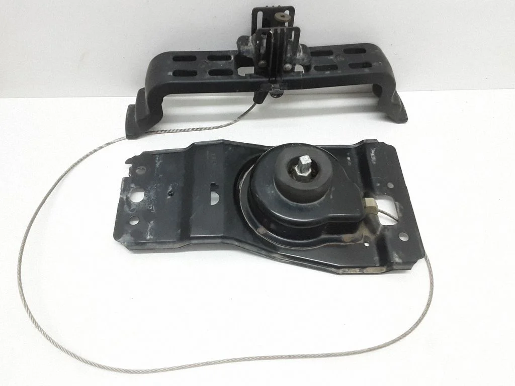 Spare wheel mounting bracket – Chrysler Town & Country V (2008-2016)