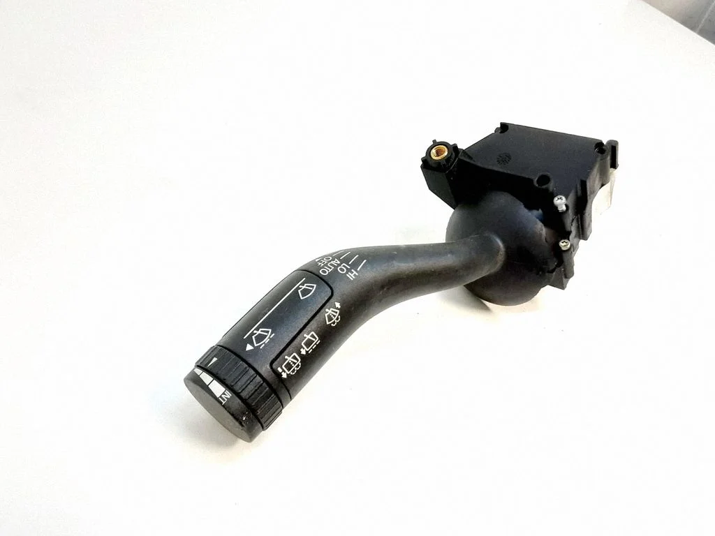 Wiper control stalk – Volkswagen Touareg I (2002-2010)
