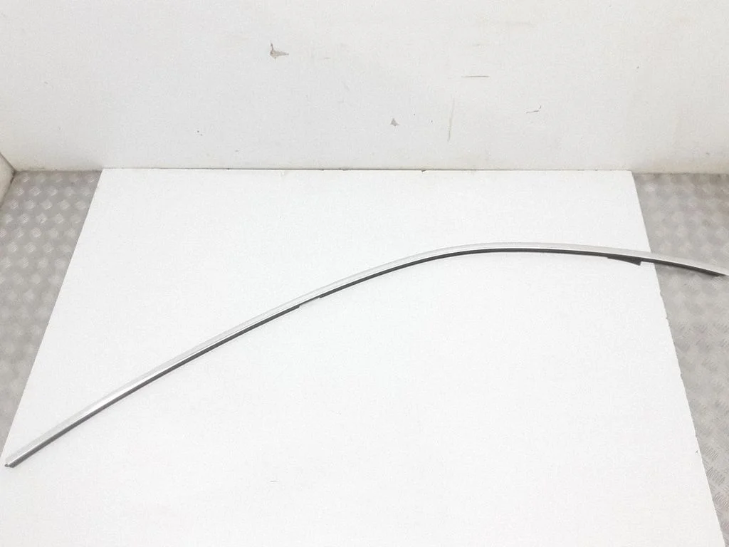 Katuse liist „molding" – BMW 5-seeria GT F07 (2010-2017)