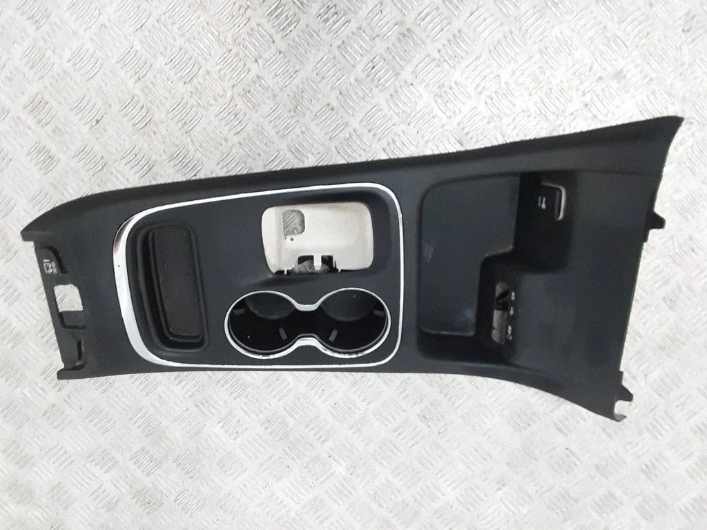 Other center console (tunnel) element – Dodge Durango III (2010-)