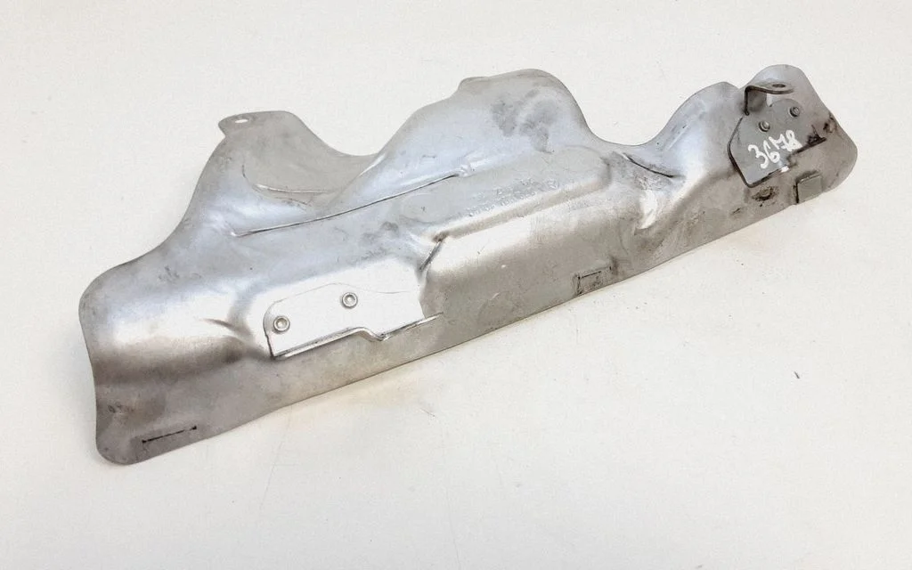 Heat shield in engine bay – Mercedes-Benz ML-Class W166 (2012-2017)