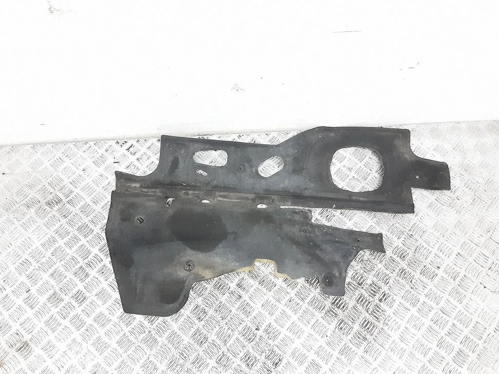 Heat shield in engine bay – Ford Fusion II (2013-)