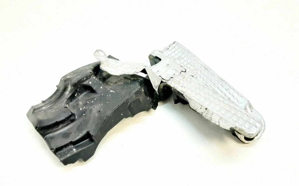 Exhaust heat shield BJ326N041BD