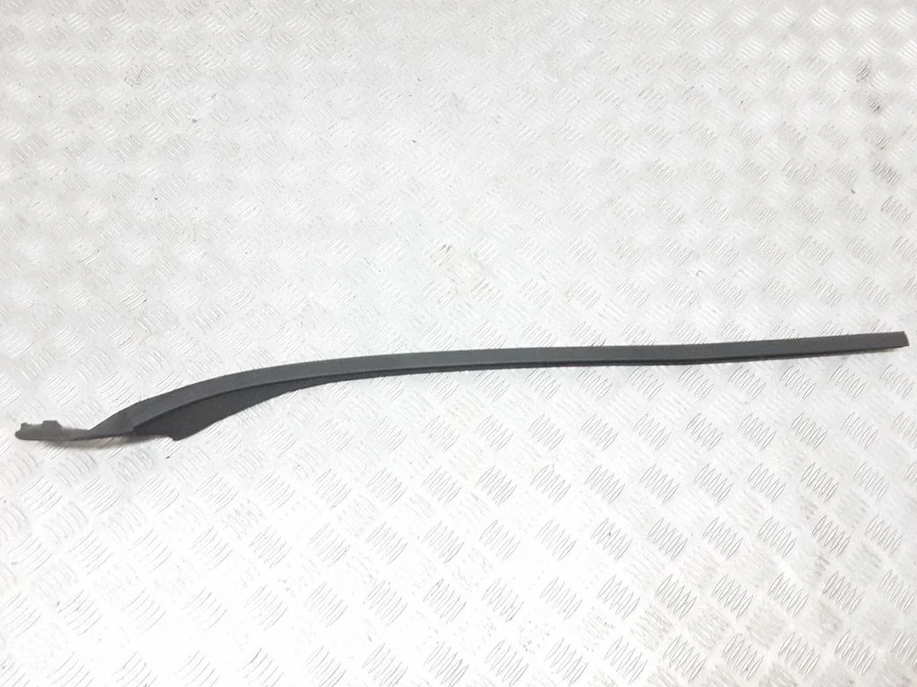 Listwa szyby przedniej 31335865