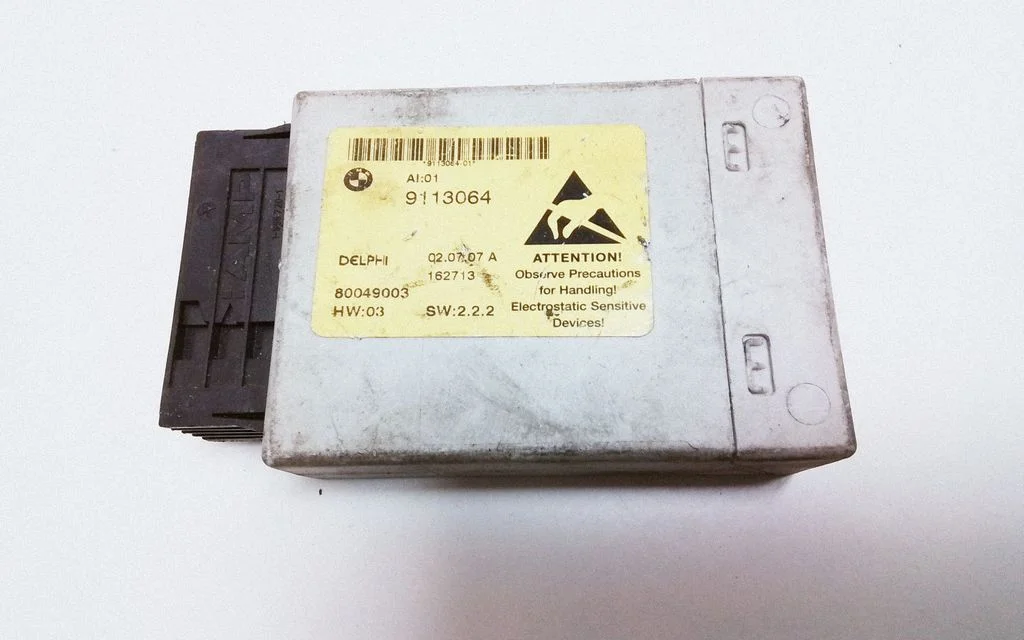 Center console control module 9113064