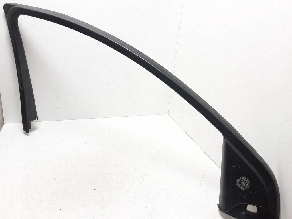 Front door glass trim molding – Audi Q7 4L (2005-2015)