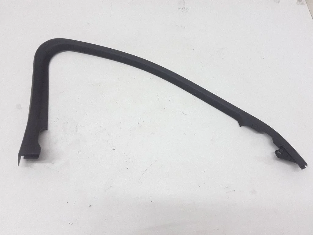 Front door glass trim molding A2057270171 – Mercedes-Benz C-Class W205 (2014-2021)