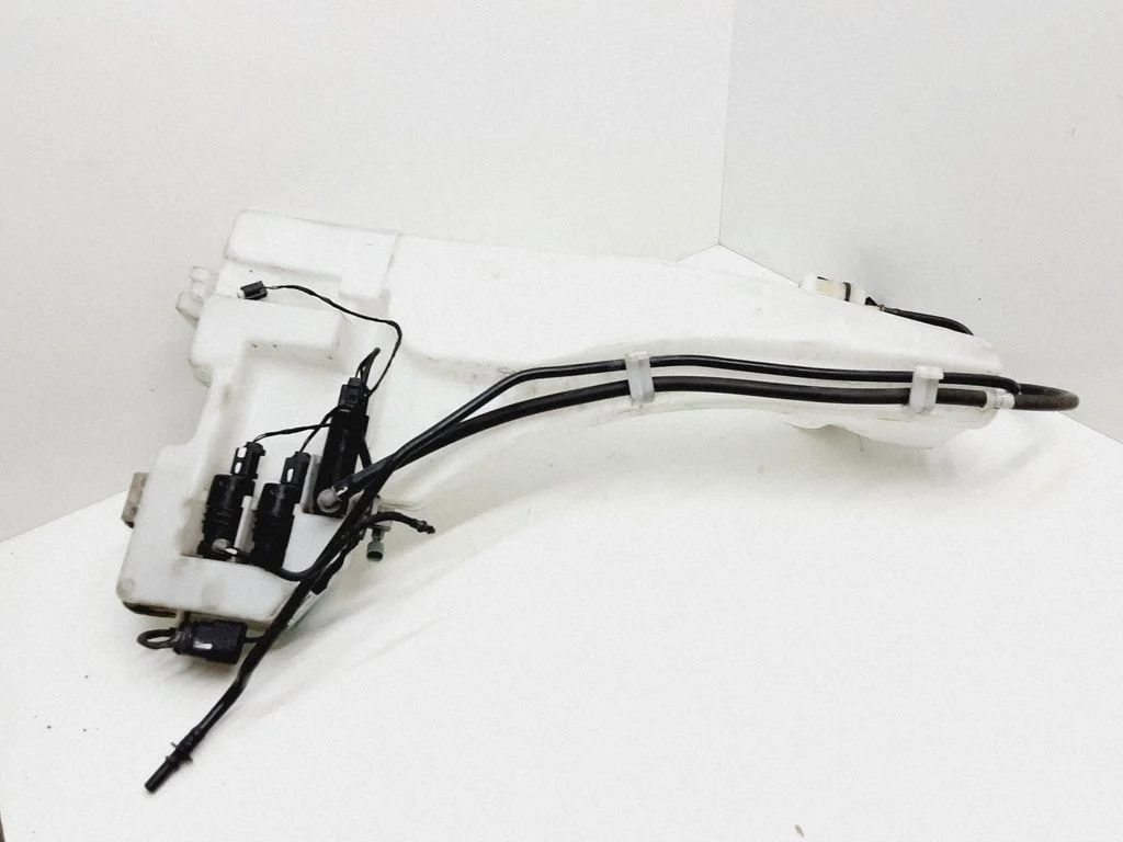 Lamp washer fluid tank – BMW X5 E70 (2006-2013)