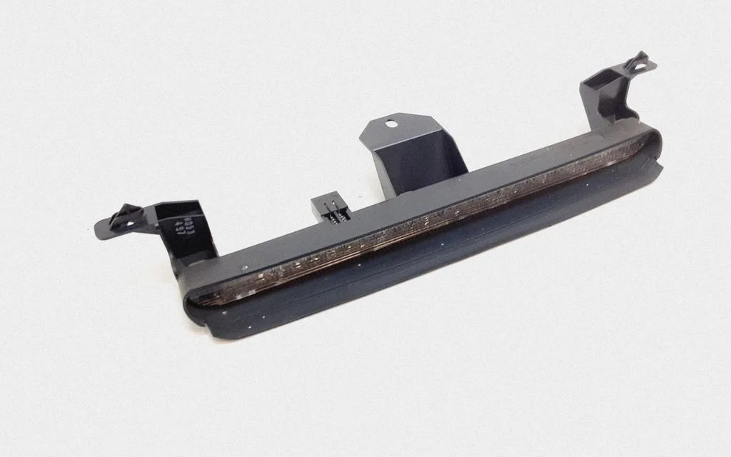 Third/center stoplight – Volvo XC70 (2008-2013)