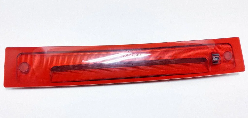 Third/center stoplight – Volvo XC90 (2007-2014)