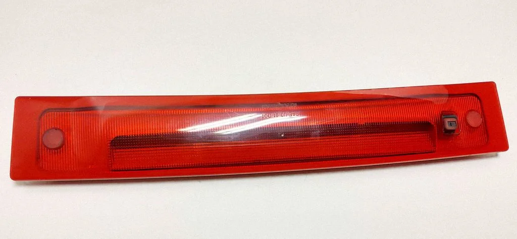 Third/center stoplight – Volvo XC90 (2007-2014)