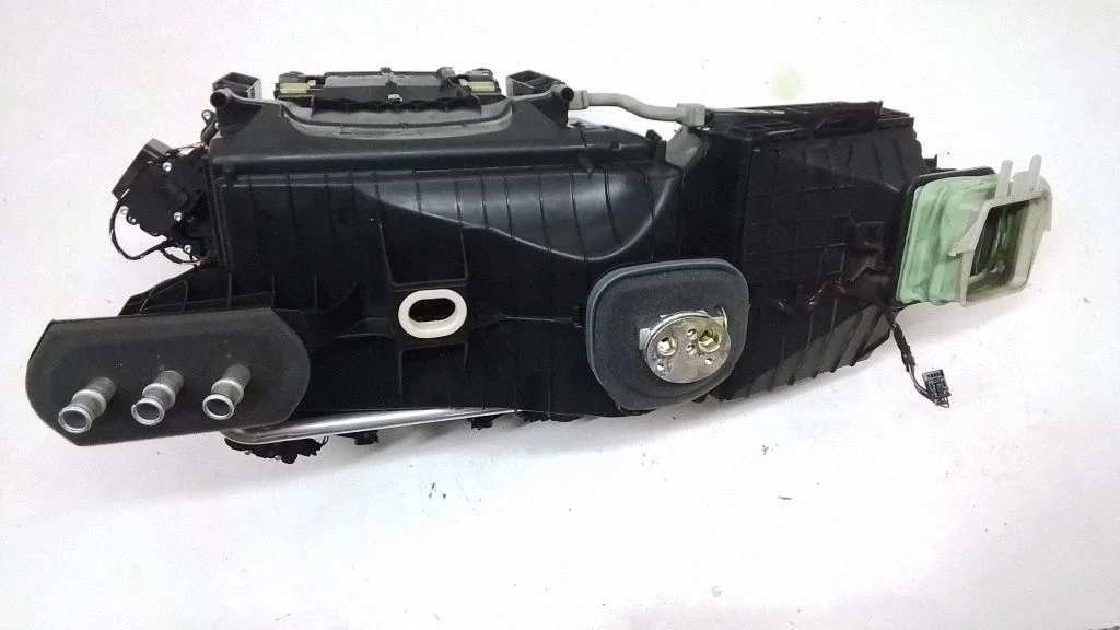 Obudowa nagrzewnicy – komplet – BMW Seria 7 F01 F02 F03 F04 (2008-2016)