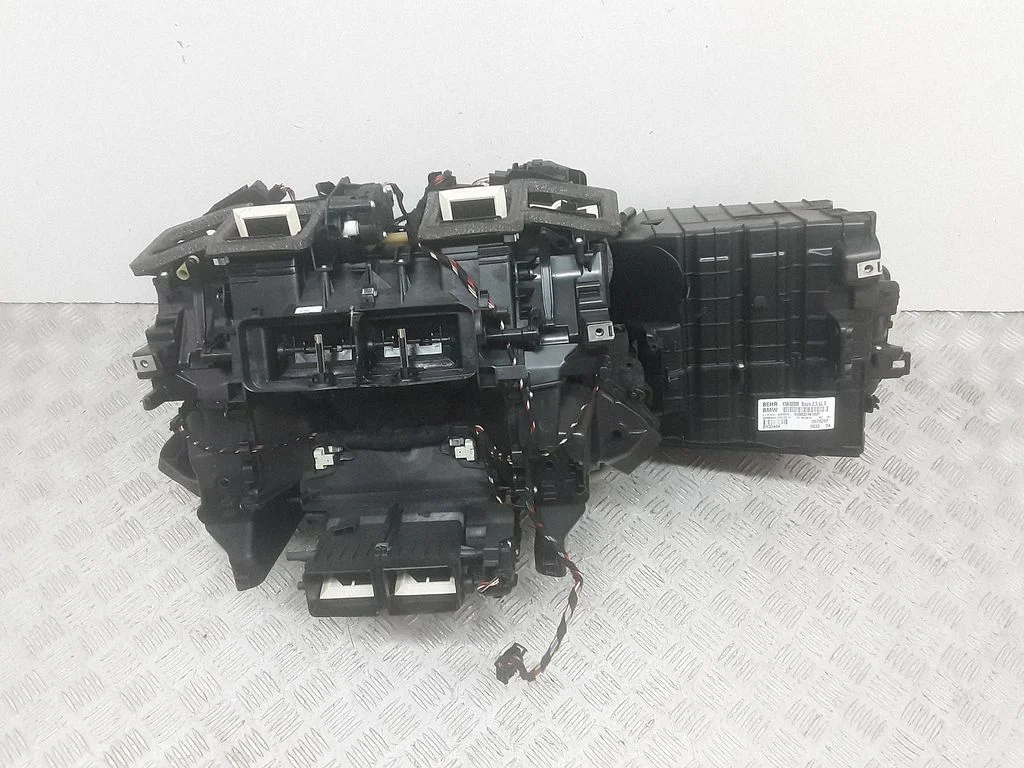 Obudowa nagrzewnicy – komplet – BMW Seria 5 F10 F11 (2009-2016)