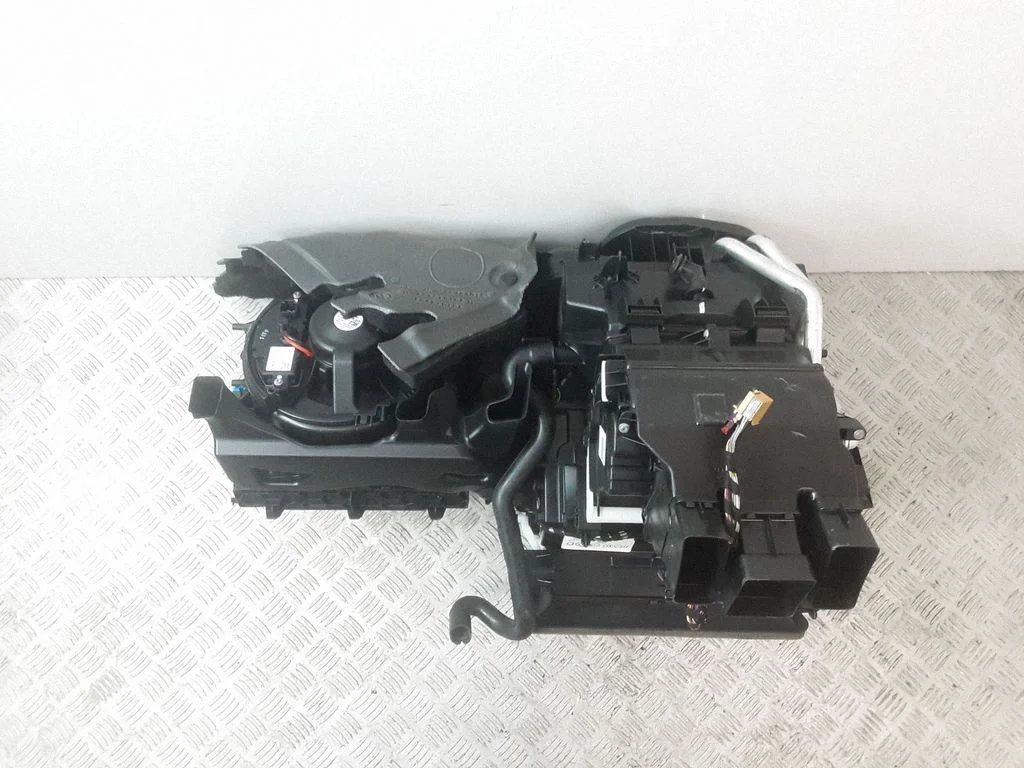 Obudowa nagrzewnicy – komplet – Volkswagen Passat CC (2008-2016)