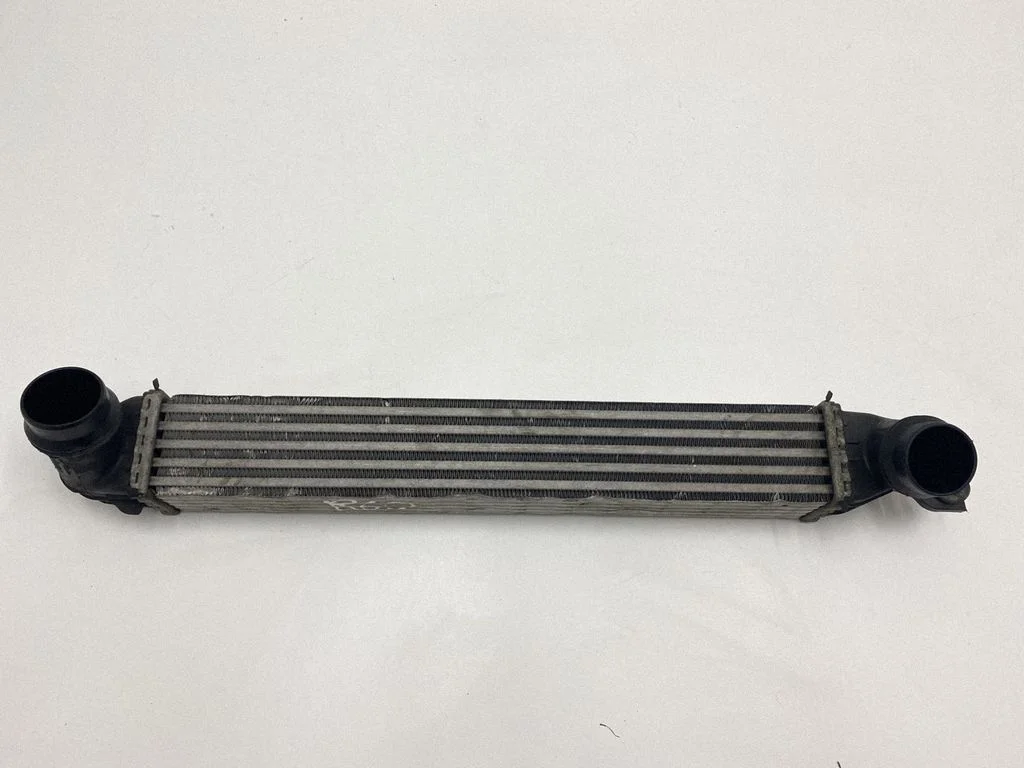 Vahejahuti radiaator 8506904