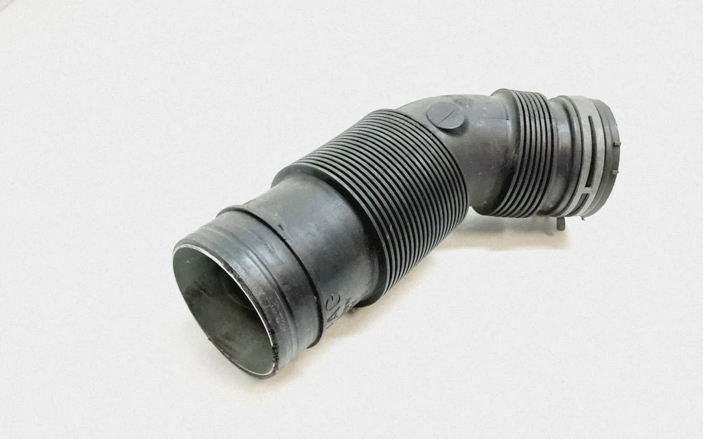 Air intake hose/pipe – Audi Q7 4L (2005-2015)