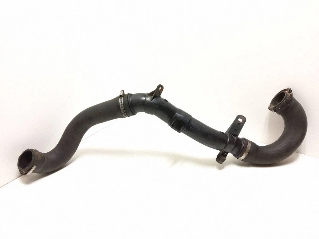 Õhu sisselaske voolik (-ud)/ toru (-d) – Saab 9-3 Ver2 (2003-2007)