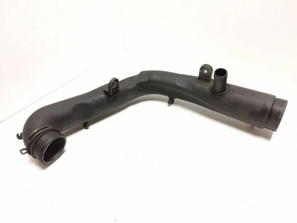 Air intake hose/pipe – Skoda Octavia Mk2 (1Z) (2004-2013)