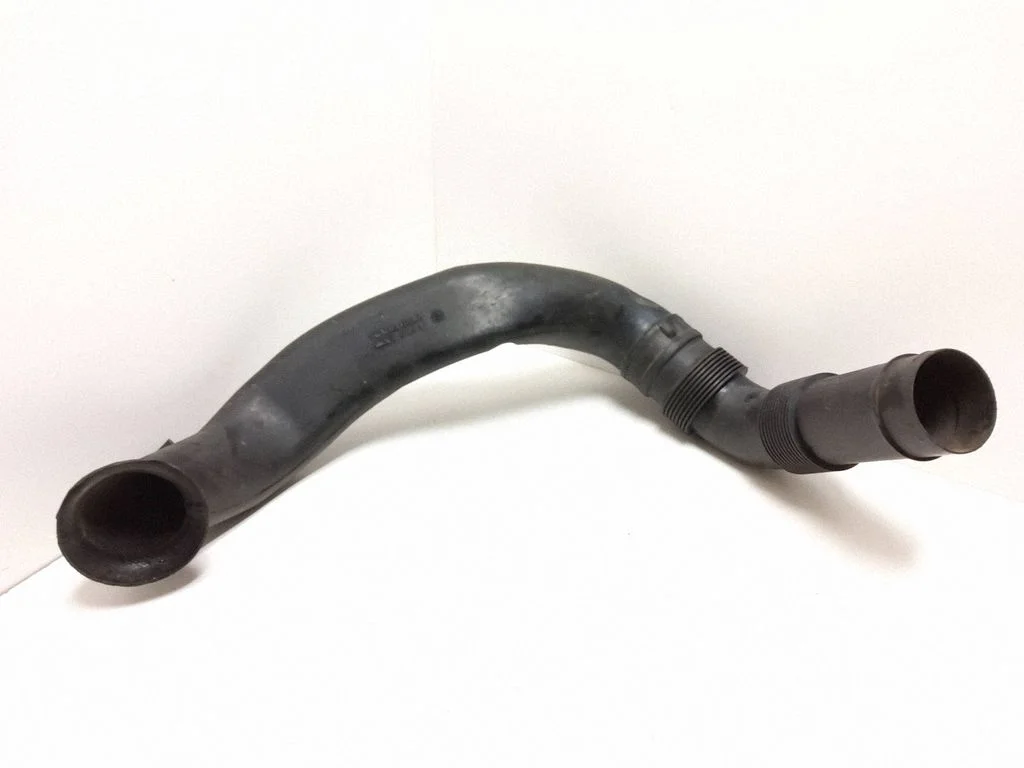 Õhu sisselaske voolik (-ud)/ toru (-d) – Saab 9-3 Ver2 (2003-2007)