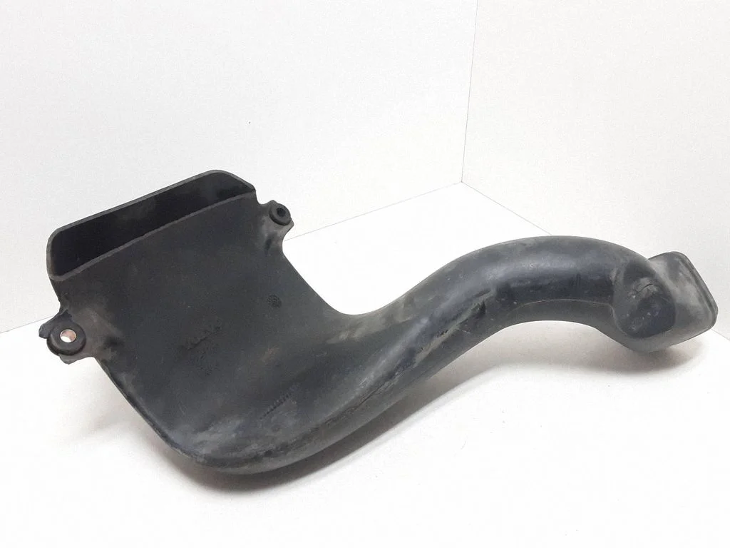 Air intake hose/pipe – Volvo XC90 (2003-2006)