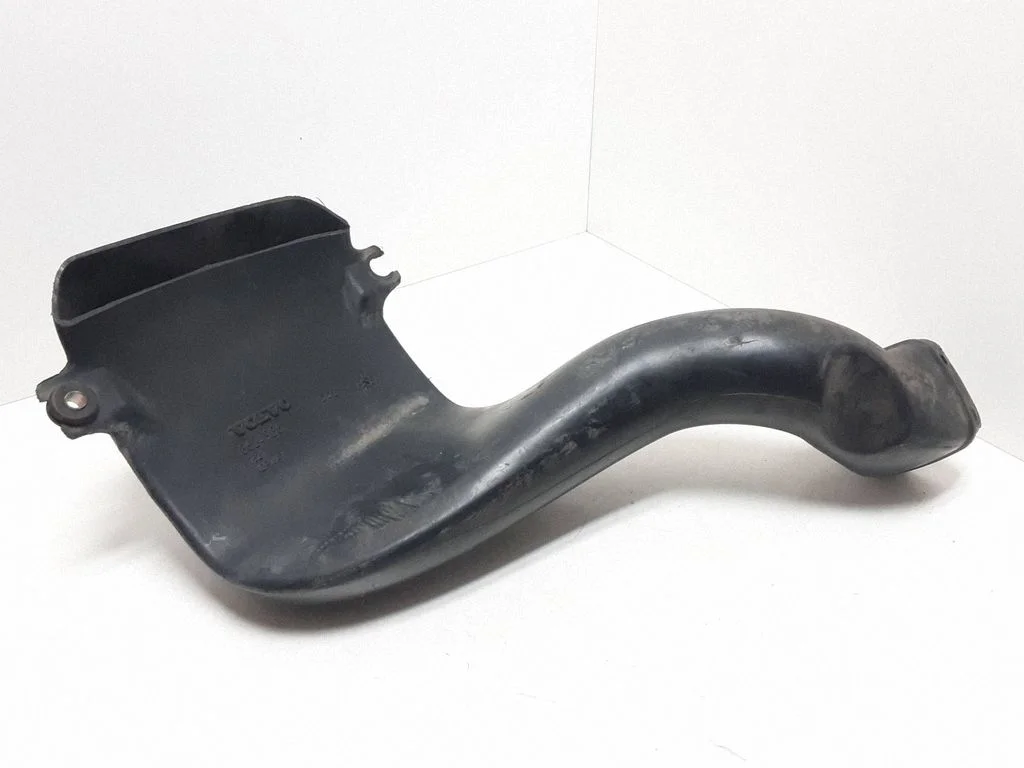 Air intake hose/pipe – Volvo XC90 (2003-2006)