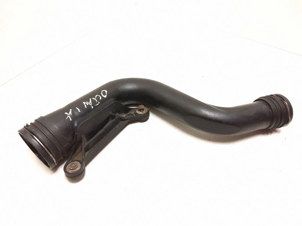 Air intake hose/pipe – Skoda Octavia Mk2 (1Z) (2004-2013)