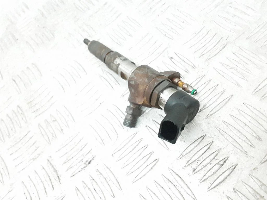 Fuel injector 9802448680