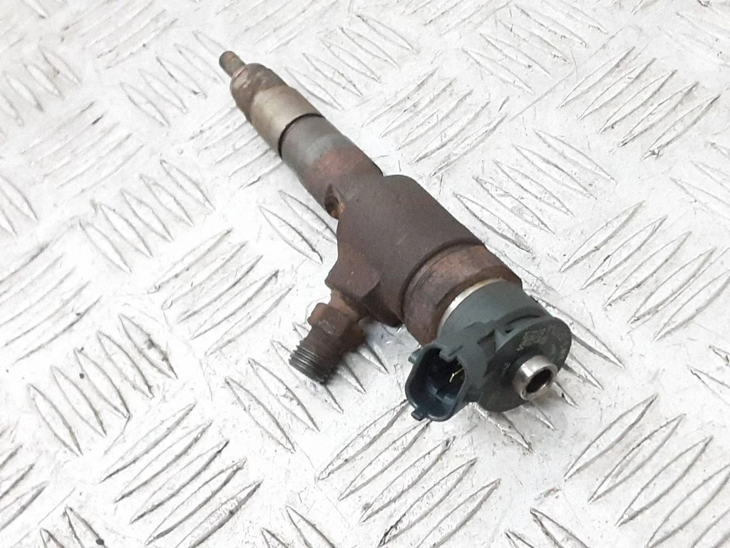 Fuel injector 0445110566