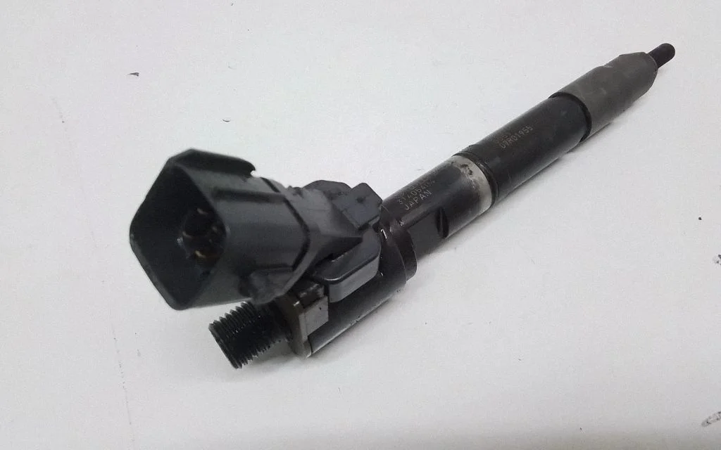 Fuel injector 31405404