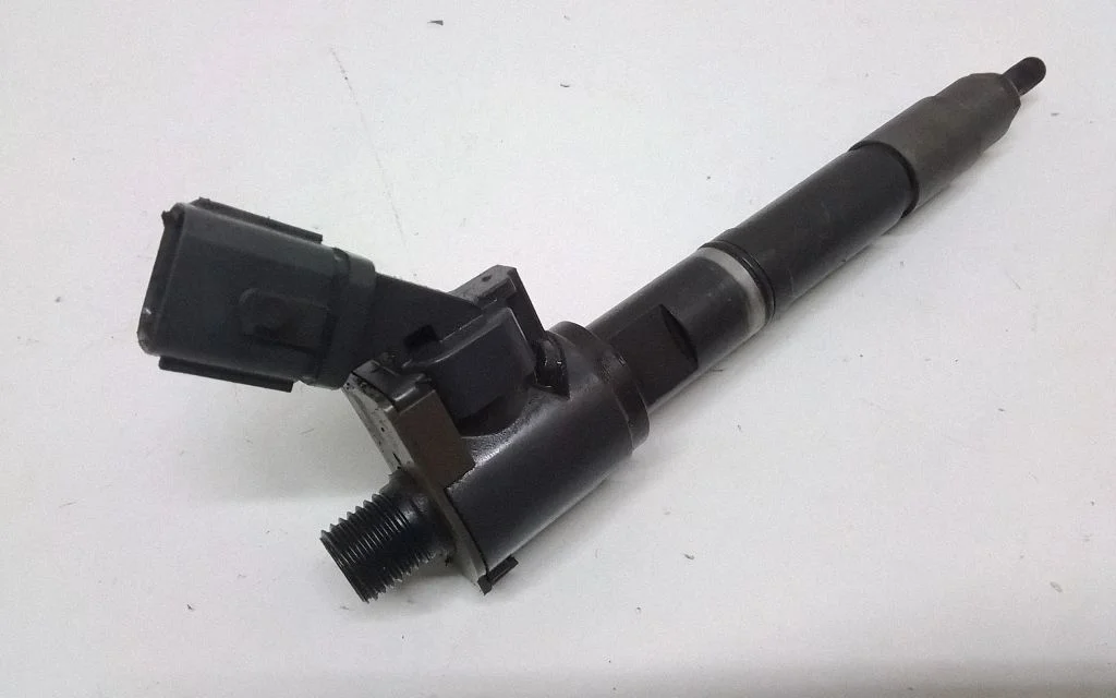 Fuel injector 31405404
