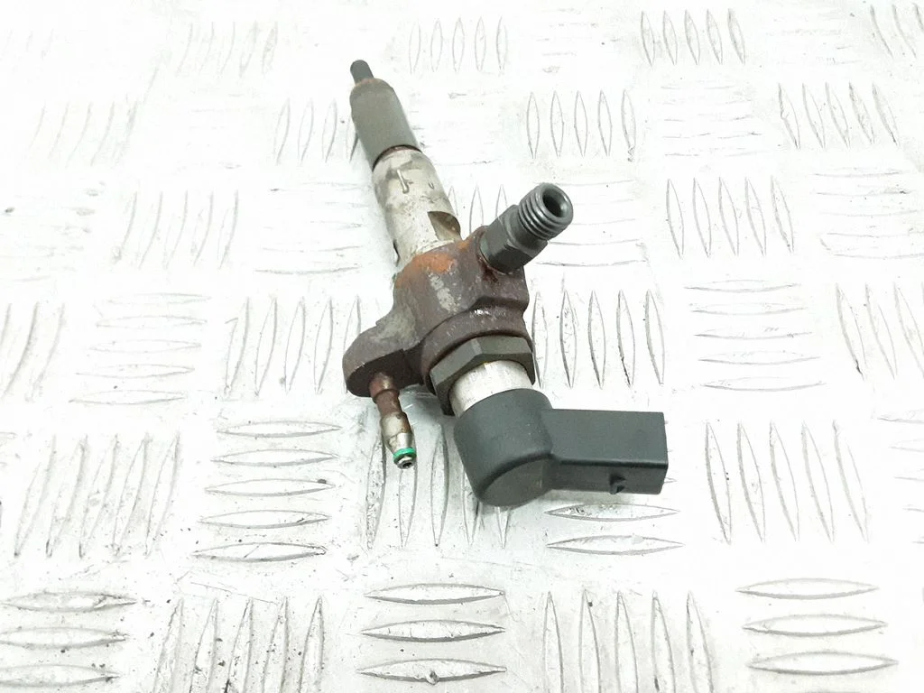 Fuel injector 9802448680