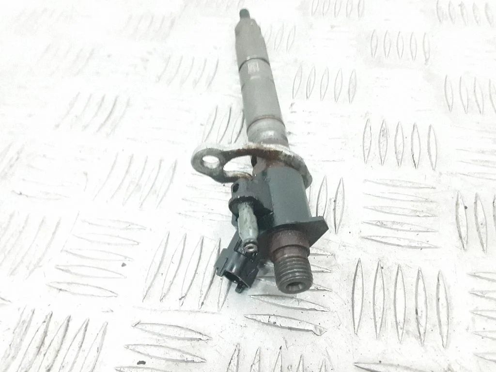 Fuel injector 31272690