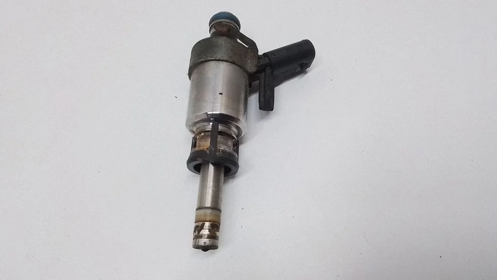 Fuel injector – Volkswagen Passat CC (2008-2016)