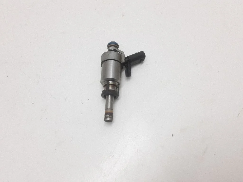 Fuel injector – Volkswagen Passat CC (2008-2016)