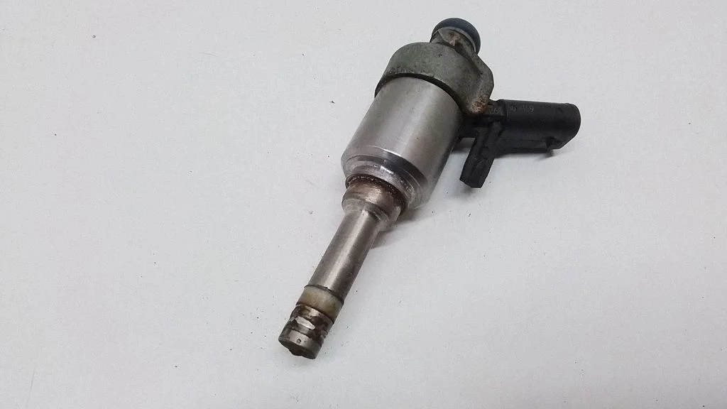Fuel injector – Volkswagen Passat CC (2008-2016)