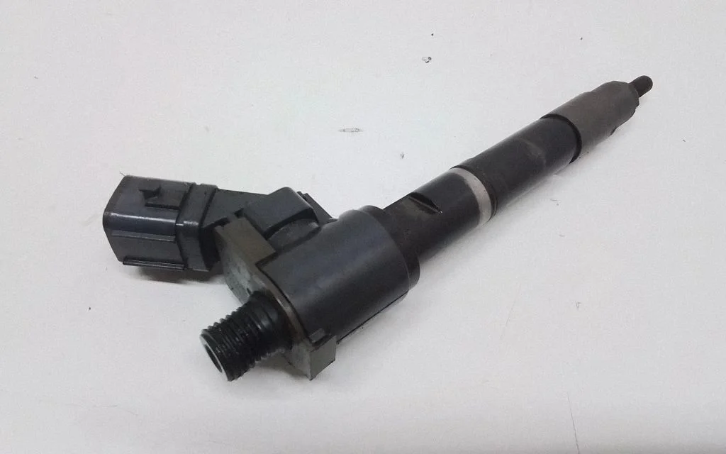 Fuel injector 31405404
