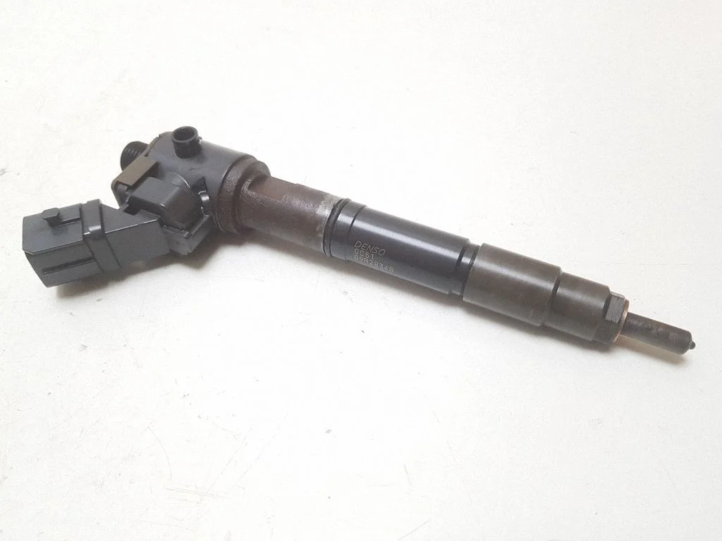 Fuel injector VEA132370010AAB