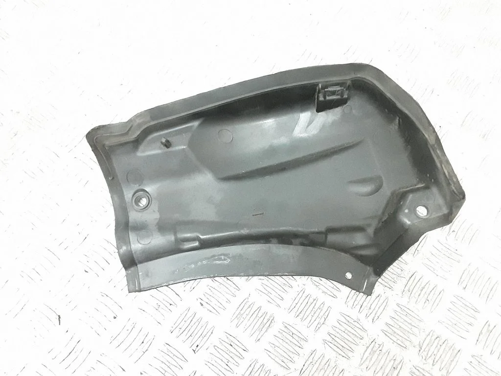 Podszybie (osłona wycieraczek) – Volvo V50 (2008-2012)