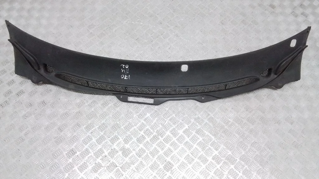 Wiper trim – Volvo V70 (2000-2004)