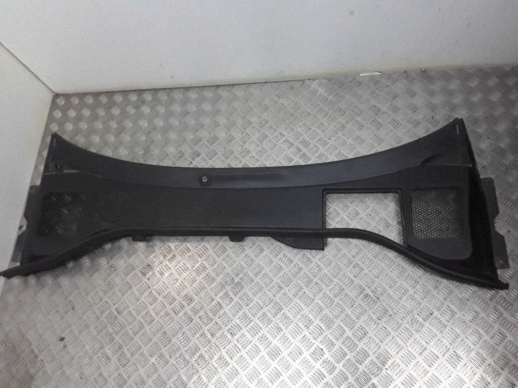 Podszybie (osłona wycieraczek) 30779345 – Volvo S60 (2011-2013)