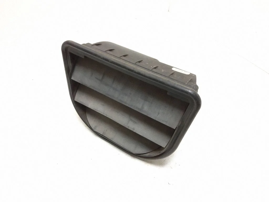 Quarter panel pressure vent – Volvo XC90 (2007-2014)