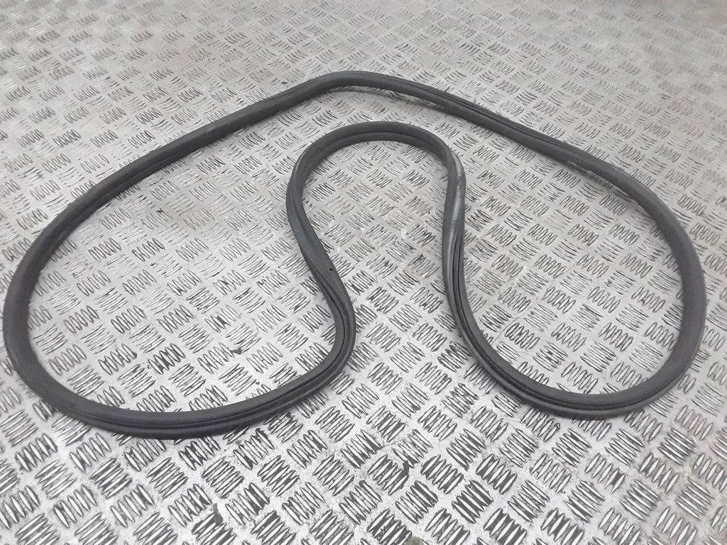 Loading door rubber seal (on body) 7366401 – BMW 5 Series G30 G31 G38 (2016-)